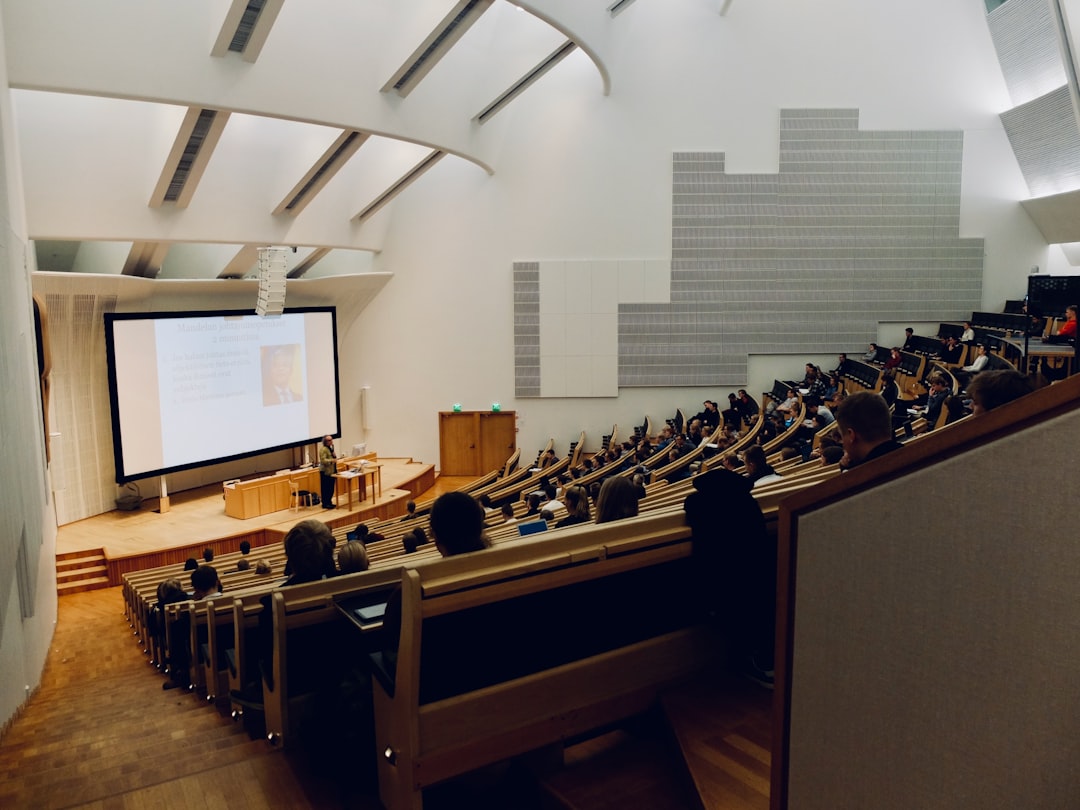 Students in a university lecture hall, the doctoral nurse anesthesia programme every CRNA must complete after critical care experience