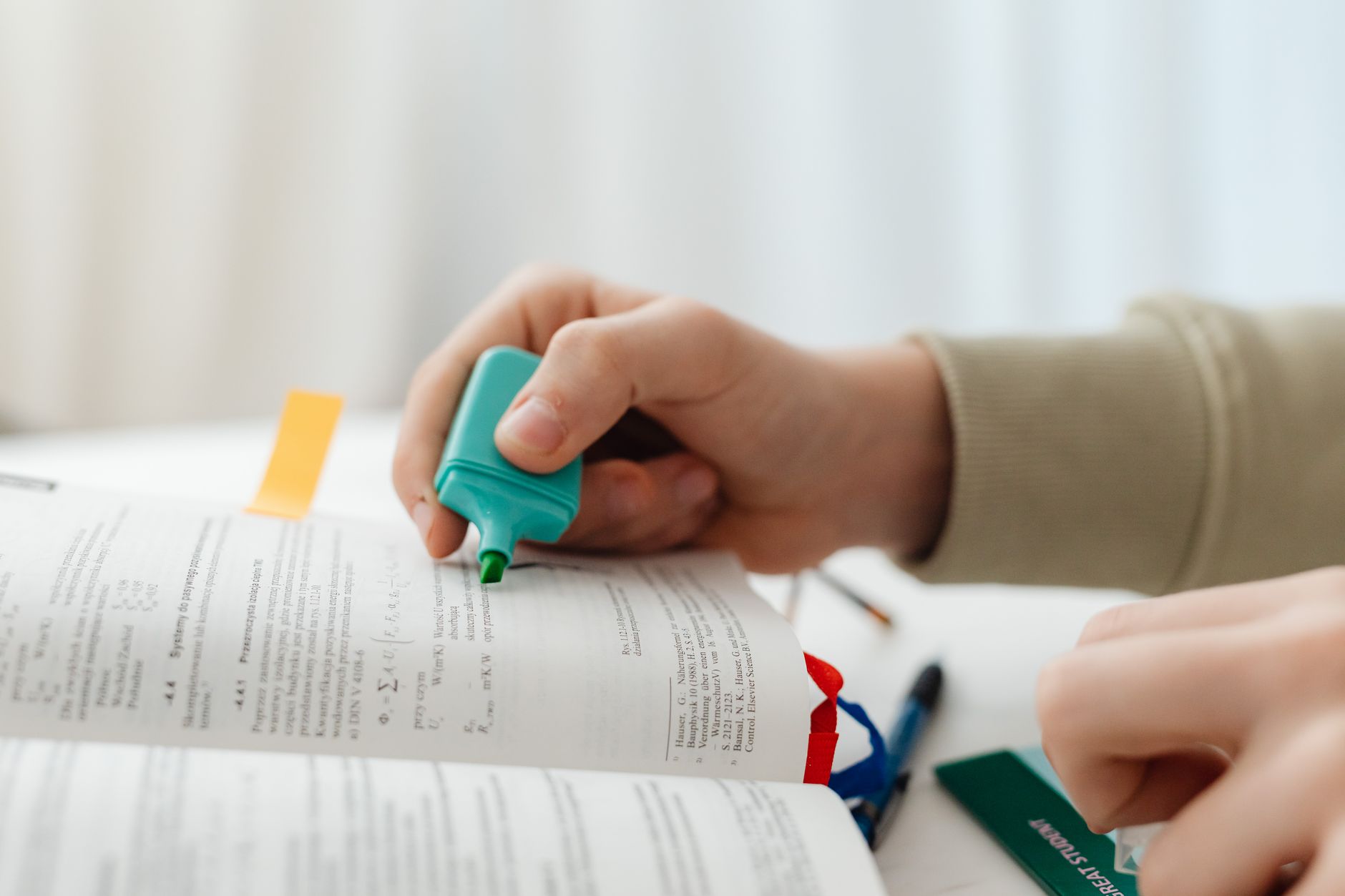 Nursing student following a two-week HESI Fundamentals study plan