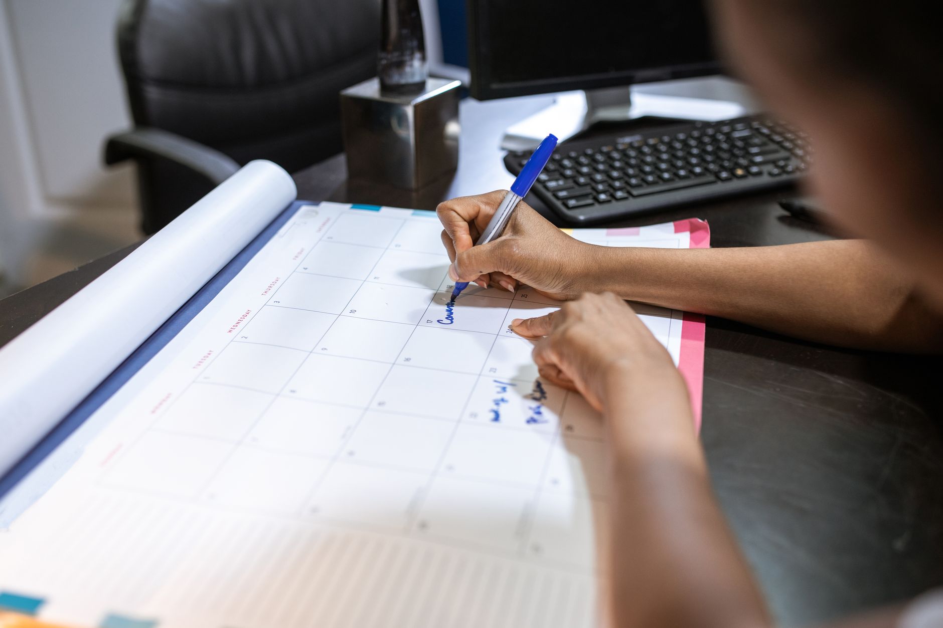 Planning a nursing school timeline on a desk calendar, including prerequisites and licensure