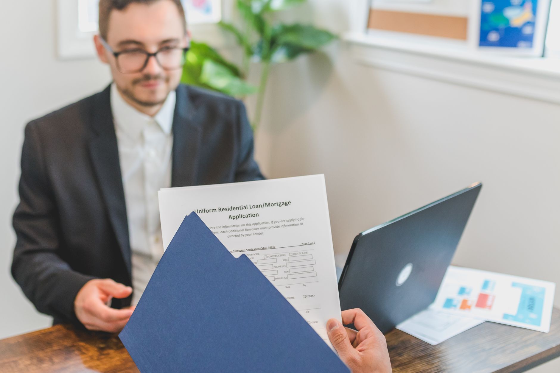 Reviewing student loan documents before committing to a nursing program
